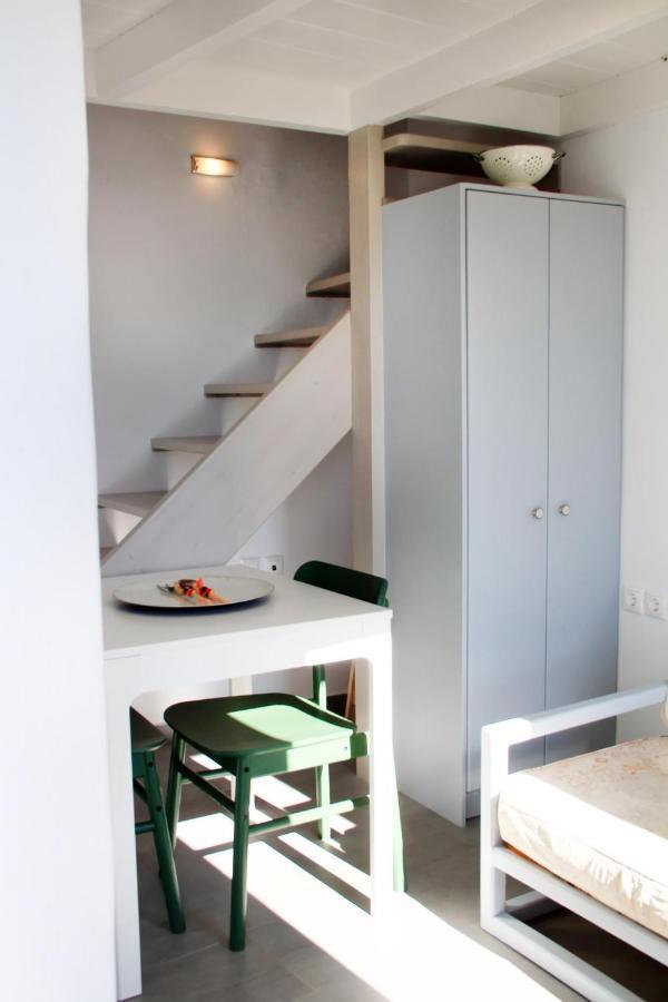 Cozy Guesthouse - Agios Romanos ภายนอก รูปภาพ