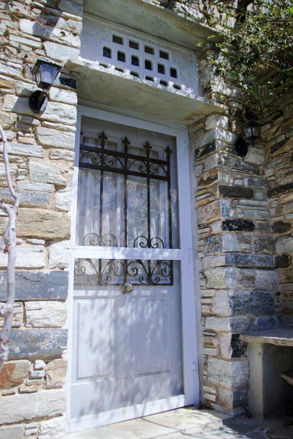 Cozy Guesthouse - Agios Romanos ภายนอก รูปภาพ